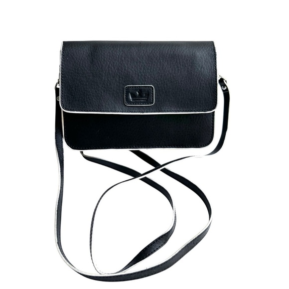 BAEKGAARD Crossbody Bag - Picture 1 of 13